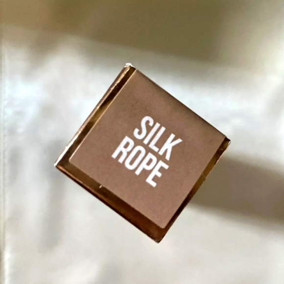 Jeffree Star Cosmetics, The Gloss, Silk Rope NWT NIB 💯%Authentic! 🤩⭐ - Picture 2 of 6